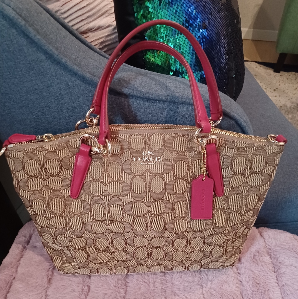 Coach Kelsey small khaki/classic red satchel
